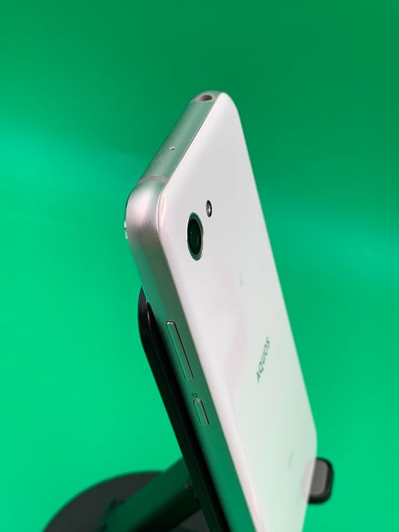 ������ AQUOS R compact 32GB �ۥ磻�� SIM�ե꡼ KDDI ��