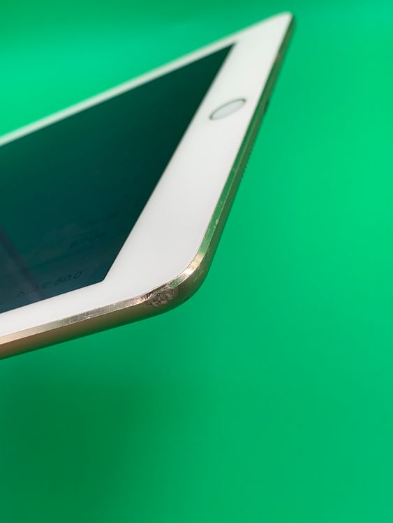 ���Хåƥ꡼���� iPad Air ��2���� Wi-Fi+Cellular 16GB ������� H2