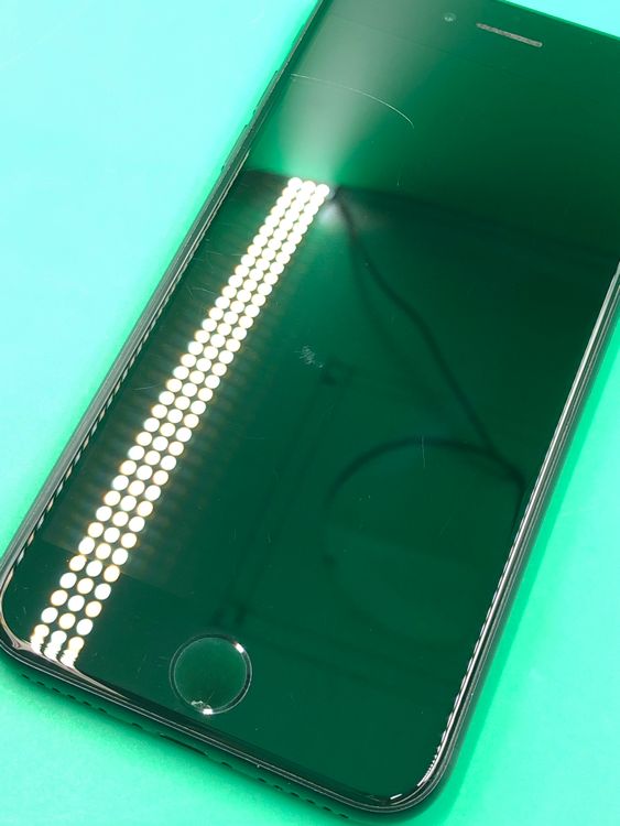 �������� iPhone SE ��3���� 64GB SIM�ե꡼  au �� H2