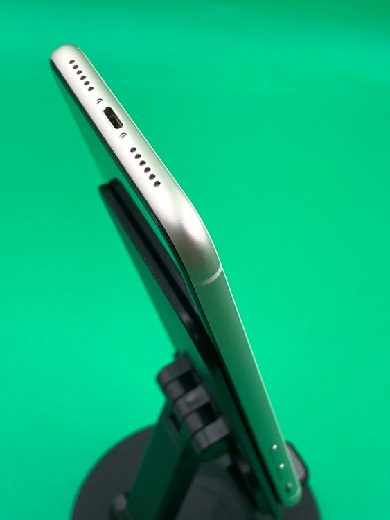 ������󥯡������ƥ��١��������å� iPhone 11 64GB KDDI �� H2