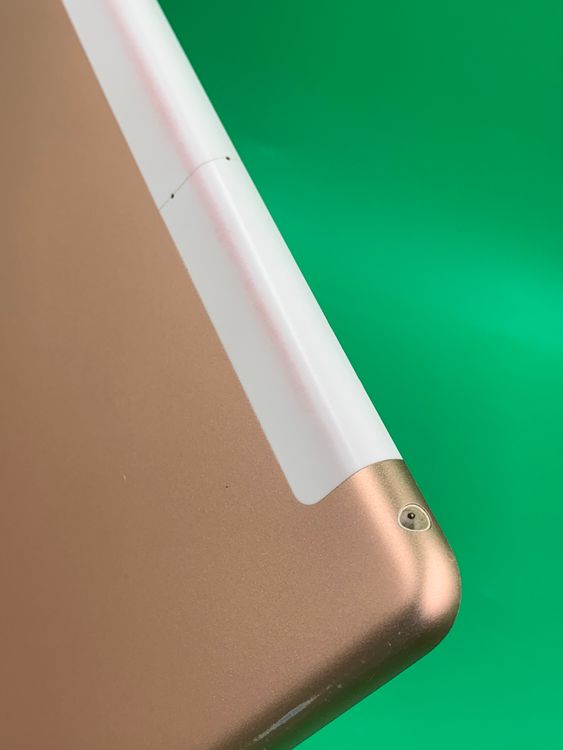 �����礤���� iPad ��6���� Wi-Fi+Cellular 32GB ������� docomo ��