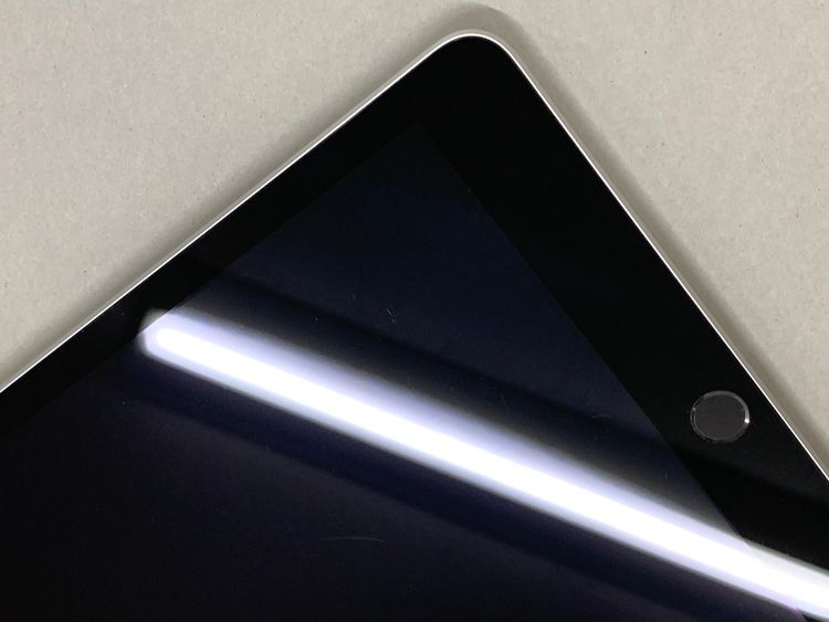 ����� iPad ��9���� Wi-Fi+Cellular 64GB ����С�  KDDI ��