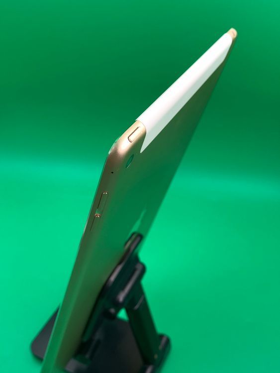 ������ iPad Air ��2���� Wi-Fi+Cellular 16GB �������  KDDI ��