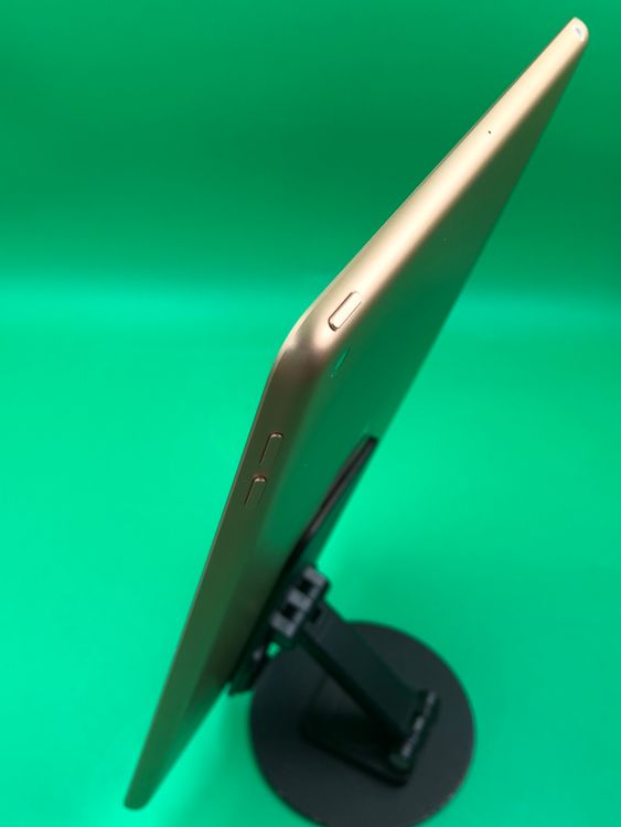 �������� iPad ��8���� Wi-Fi 32GB �������