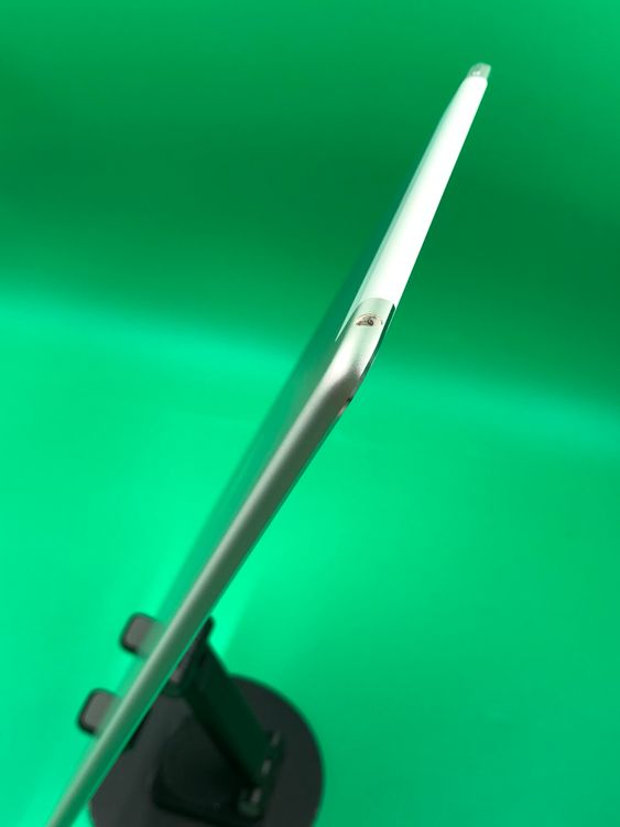 ������ iPad Air ��2���� Wi-Fi + Cellular 64GB ����С� KDDI��