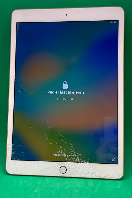 ������󥯡������ƥ��١��������å� iPad ��8���� Wi-Fi 32GB