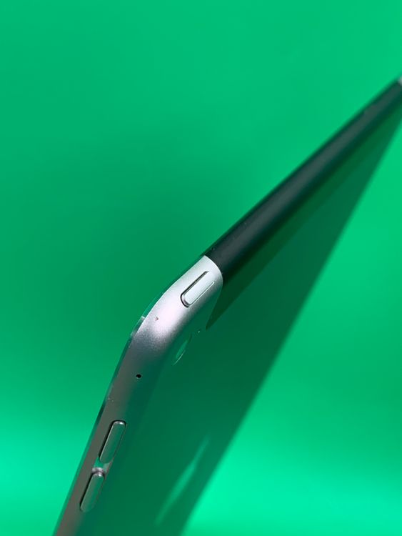 ����� iPad Air ��2���� Wi-Fi+Cellular 64GB SIM�� ����Ǥ���