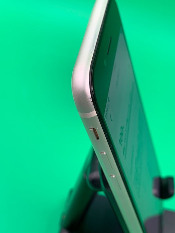 ���Хåƥ꡼���� iPhone SE ��3���� 128GB SIM�ե꡼ Softbank ��