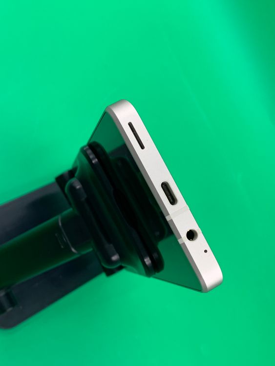 �����ζ����� AQUOS sense 8 128GB SIM�ե꡼ docomo ��