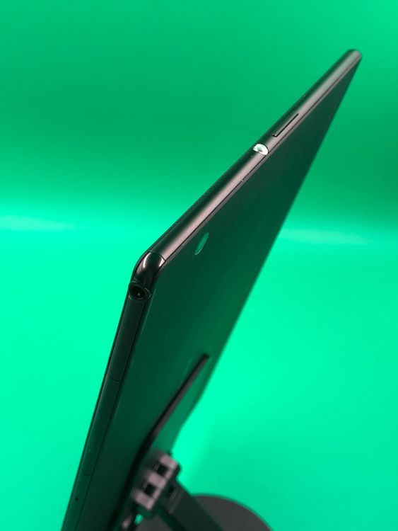 ������ Xperia Z4 Tablet 32GB �֥�å� SIM�ե꡼ au �� SOT31