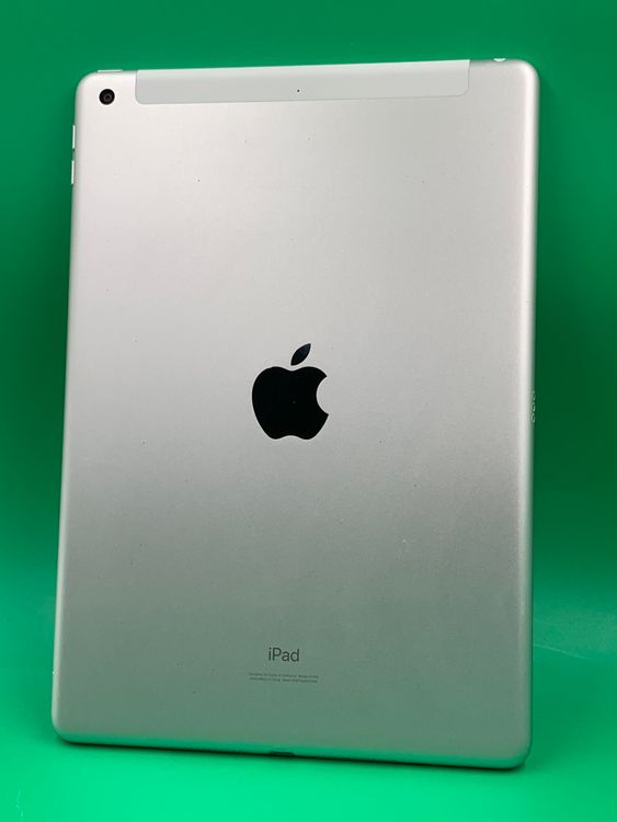 ���������� iPad ��8���� Wi-Fi+Cellular 32GB docomo ��