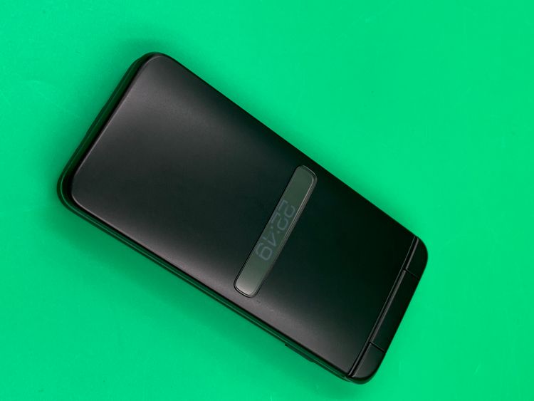 �����礤���� GRATINA KYF39 8GB �֥�å� SIM�ե꡼ KDDI ��