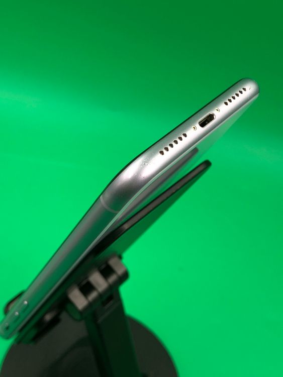 �����礤���� iPhone 11 64GB �ѡ��ץ� SIM�ե꡼ docomo ��