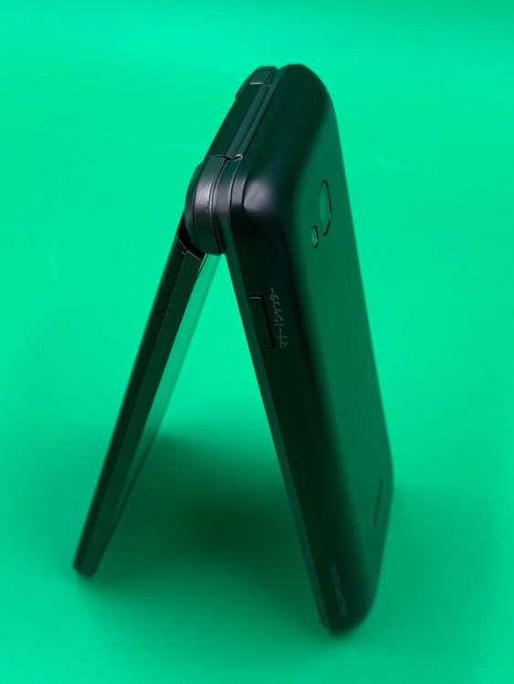 ������ GRATINA KYF39 4GB �֥�å� SIM�ե꡼ KDDI ��