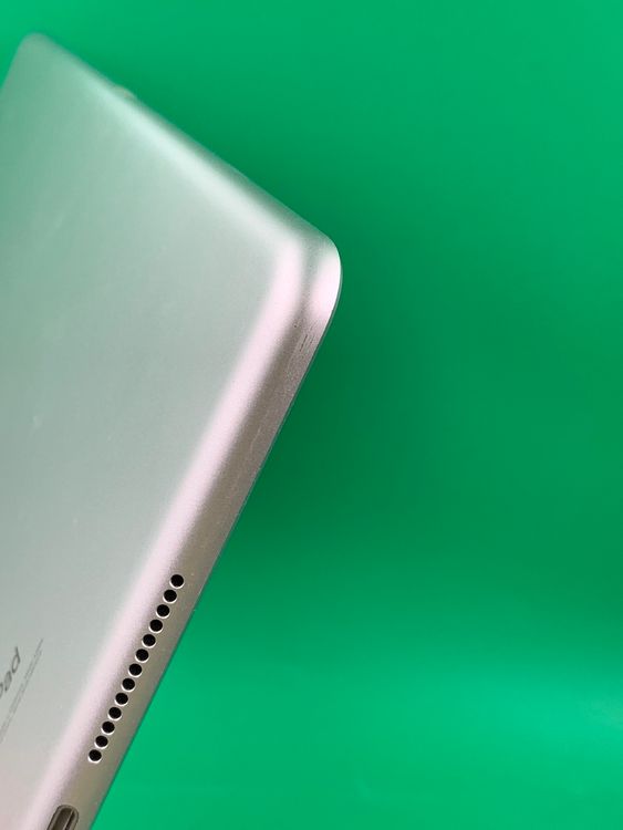 ����� iPad ��9���� Wi-Fi+Cellular 64GB ����С�  KDDI ��