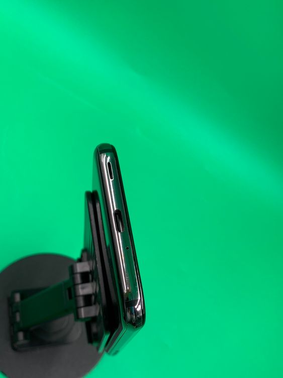 ������ AQUOS R 64GB �ޡ�����꡼�֥�å� SIM�ե꡼ KDDI ��