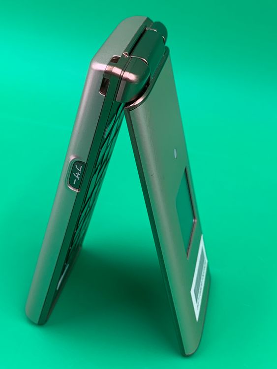 ������ ���󤿤󥱡����� KYF38 4GB �������  KDDI ��