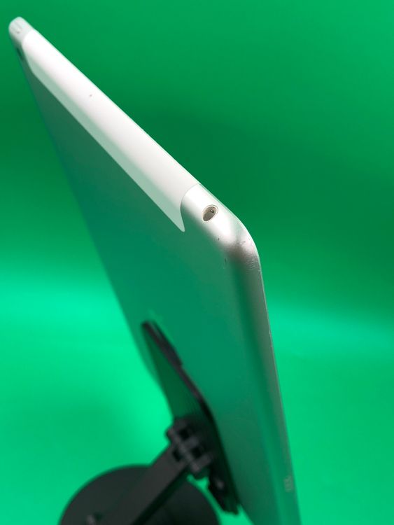 ����� iPad ��7���� Wi-Fi+Cellular 32GB ����С�  KDDI ��