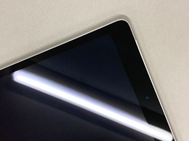 ����� iPad ��9���� Wi-Fi+Cellular 64GB ����С�  KDDI ��