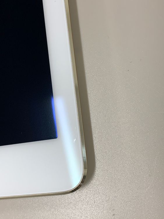 ������ iPad Air ��2���� Wi-Fi+Cellular 16GB ������� KDDI ��