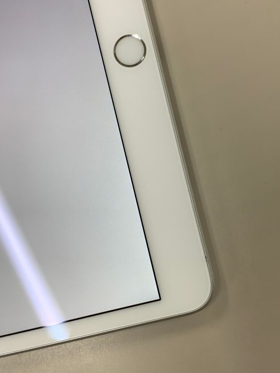 ������ iPad Air ��3���� Wi-Fi+Cellular 64GB ����С� docomo��