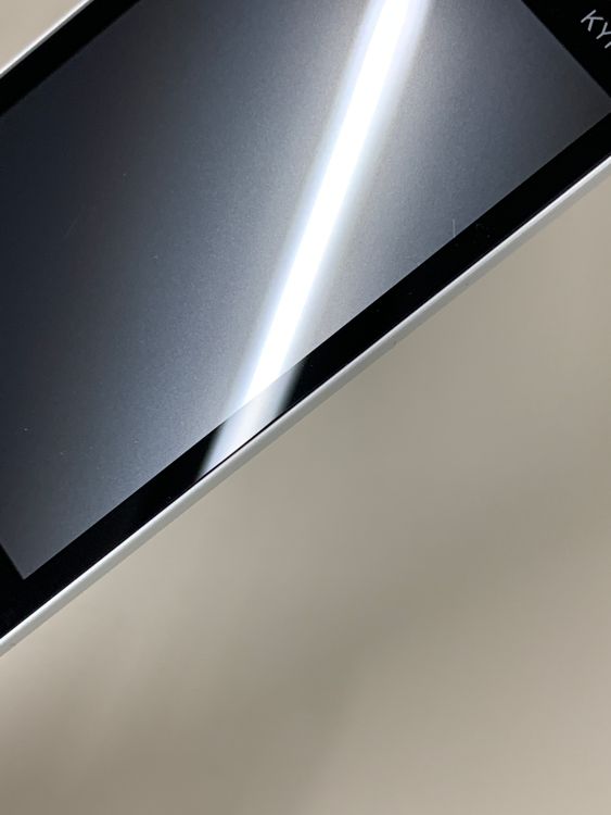 ������ ������ GRATINA 8GB �ۥ磻�� SIM�ե꡼ au �� KYF42