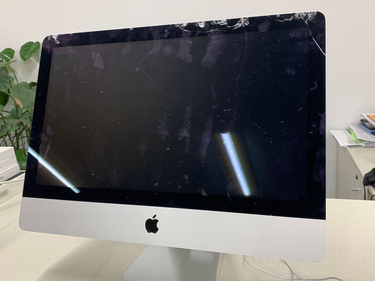����� iMac 21.5����� Core i5 1.6GHz 8GB 1TB ����С� 2015ǯ