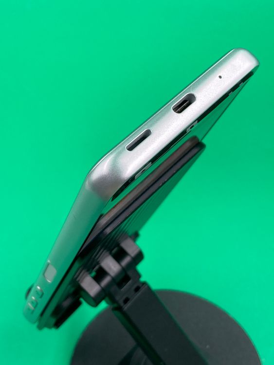 ����� BASIO active 64GB ����С� SIM�ե꡼ KDDI ��