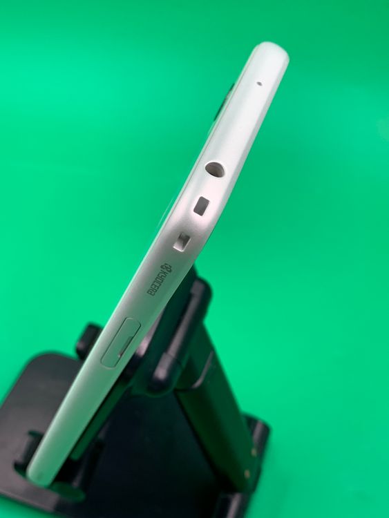 ������ GRATINA KYV48 32GB SIM�ե꡼ ���������ɹ� au �� H2