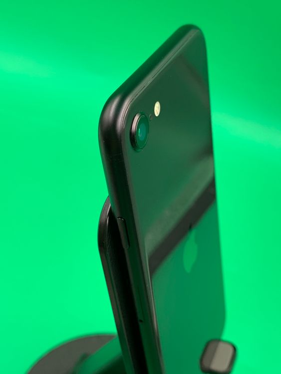 ������ iPhone SE ��2���� 64GB �֥�å� ��������100% KDDI ��