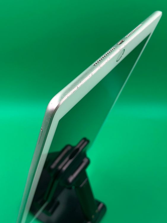 �����iPad ��6���� Cellular 32GB ��������100% SoftBank ��