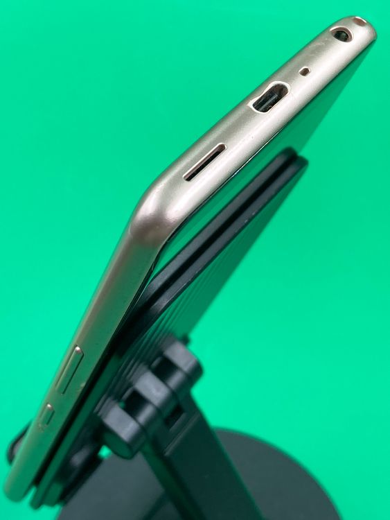 ������ arrows Be4 32GB SIM�ե꡼ �ʰ�SIM�� docomo ��