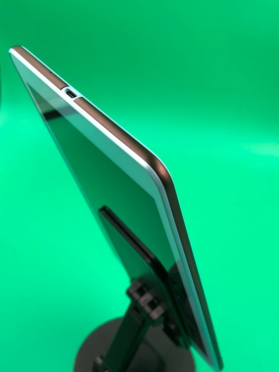 ������ Qua tab QZ8 32GB �֥롼 SIM�ե꡼ au �� KYT32