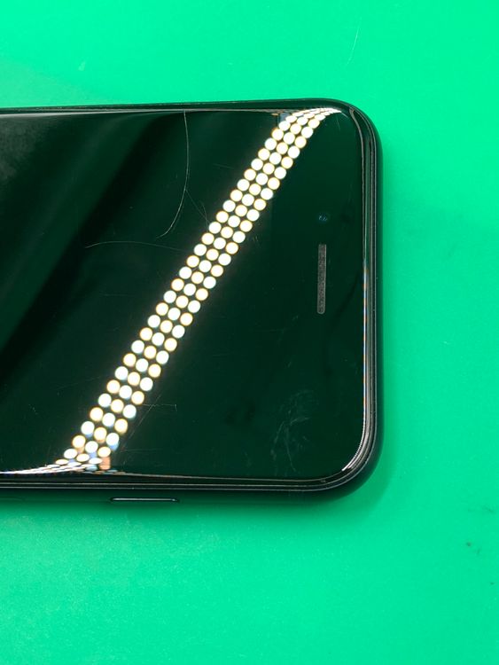 �������� iPhone SE ��3���� 64GB SIM�ե꡼  au �� H2