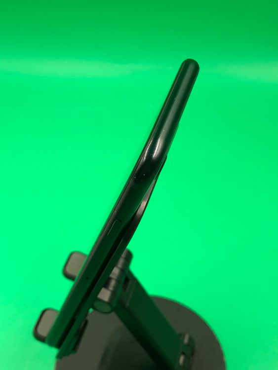 ����� iPhone SE ��3���� 128GB �ߥåɥʥ��� KDDI ��