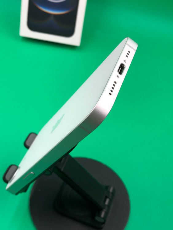 �����礤���� iPhone 16e 128GB �ۥ磻�� SIM�ե꡼ ��������95% au ��