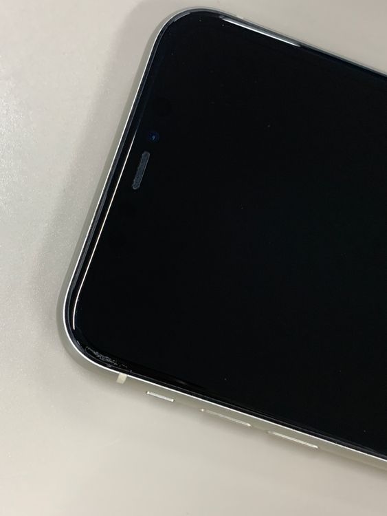 ���Хåƥ꡼���� iPhone 11 128GB �ۥ磻�� ��������100%