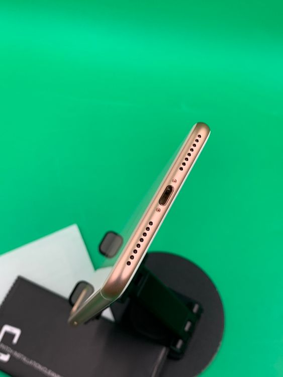  iPhone 8 Plus 64GB  SIMե꡼ 95% KDDI 