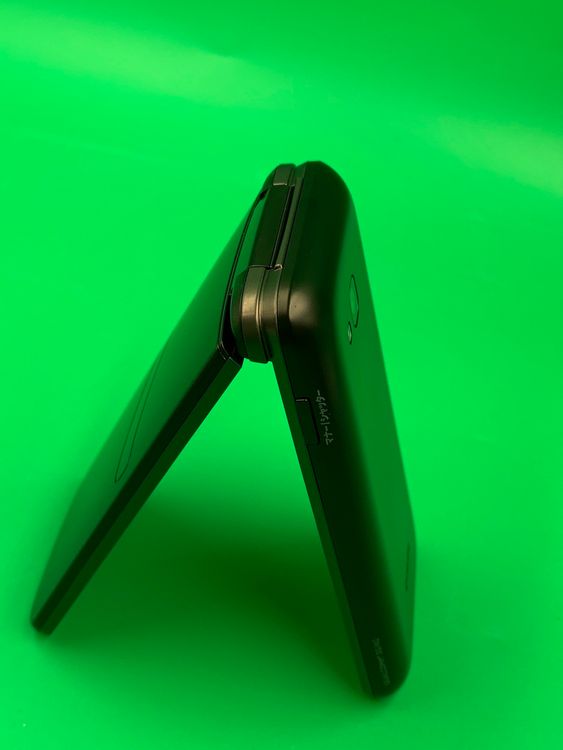 ������ GRATINA KYF39 4GB �֥�å� SIM�ե꡼ KDDI �� H2