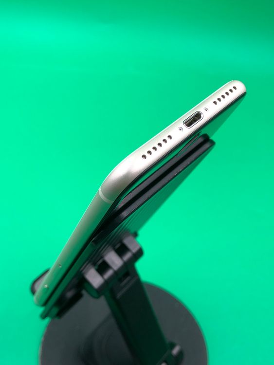 ���ѥͥ롦�Хåƥ꡼���� iPhone SE ��3���� 128GB SIM�ե꡼ au ��