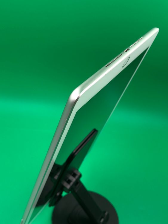 ���Хåƥ꡼���� iPad ��6���� Wi-Fi 32GB ����С� ��������100%