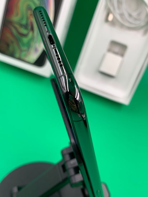 ������ iPhone Xs Max 512GB ���ڡ������쥤docomo ��