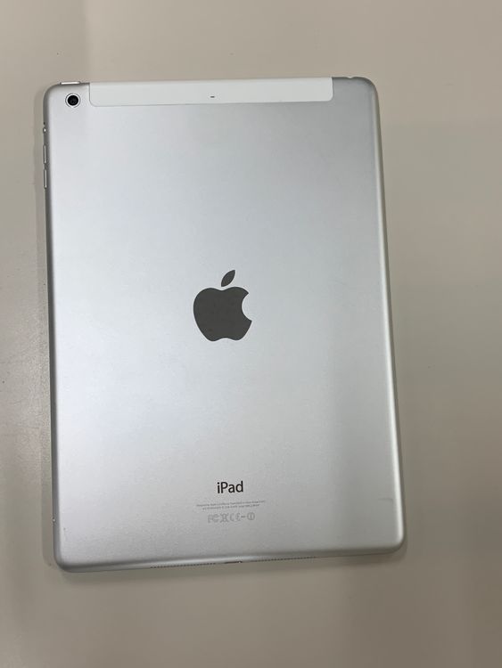 ������󥯡������ƥ��١��������å� iPad Air ���� Wi-Fi+Cellular 16GB