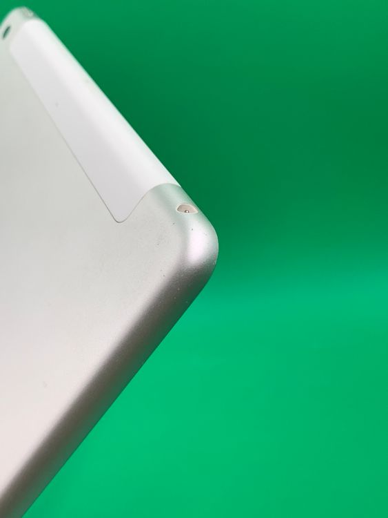 ����� iPad ��9���� Wi-Fi+Cellular 64GB ����С� docomo ��