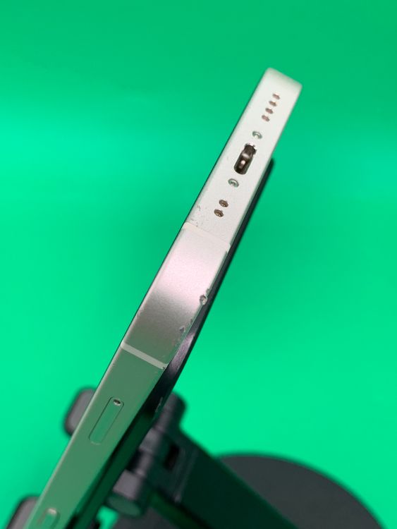 ���Хåƥ꡼���� iPhone 12 mini 64GB �ۥ磻�� KDDI ��