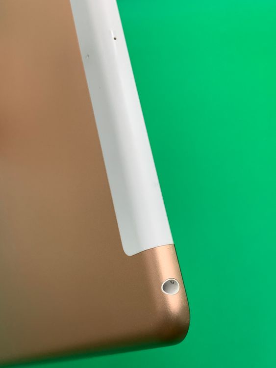 ������ iPad ��8���� Wi-Fi+Cellular 32GB SIM�ե꡼ ��������93%