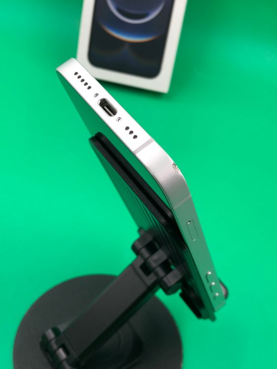 �����礤���� iPhone 16e 128GB �ۥ磻�� SIM�ե꡼ ��������95% au ��