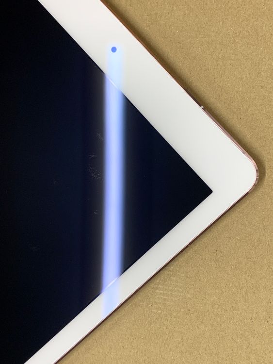 ����� iPad Pro 9.7����� Wi-Fi+Cellular 32GB KDDI ��