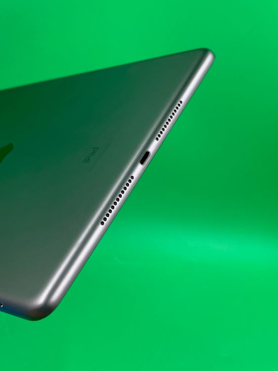 ������ iPad ��7���� Wi-Fi+Cellular 32GB ���ڡ������졼 docomo ��