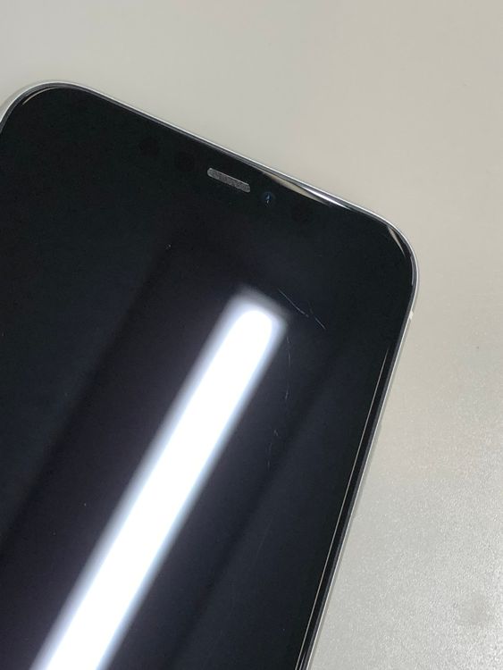 ���Хåƥ꡼���� iPhone 11 128GB �ۥ磻�� SIM�ե꡼ KDDI ��